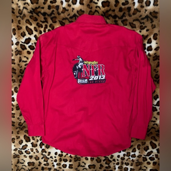 Wrangler long sleeve red shirt men’s. Large NFR 2013 Las Vegas rodeo - Picture 4 of 5